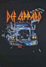 Def Leppard - On through the night T-Paita