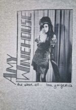 Amy Winehouse And Above All…Look Gorgeous T-Paita